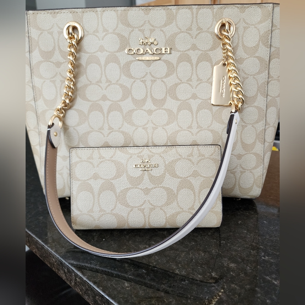 Coach Cammie chain tote